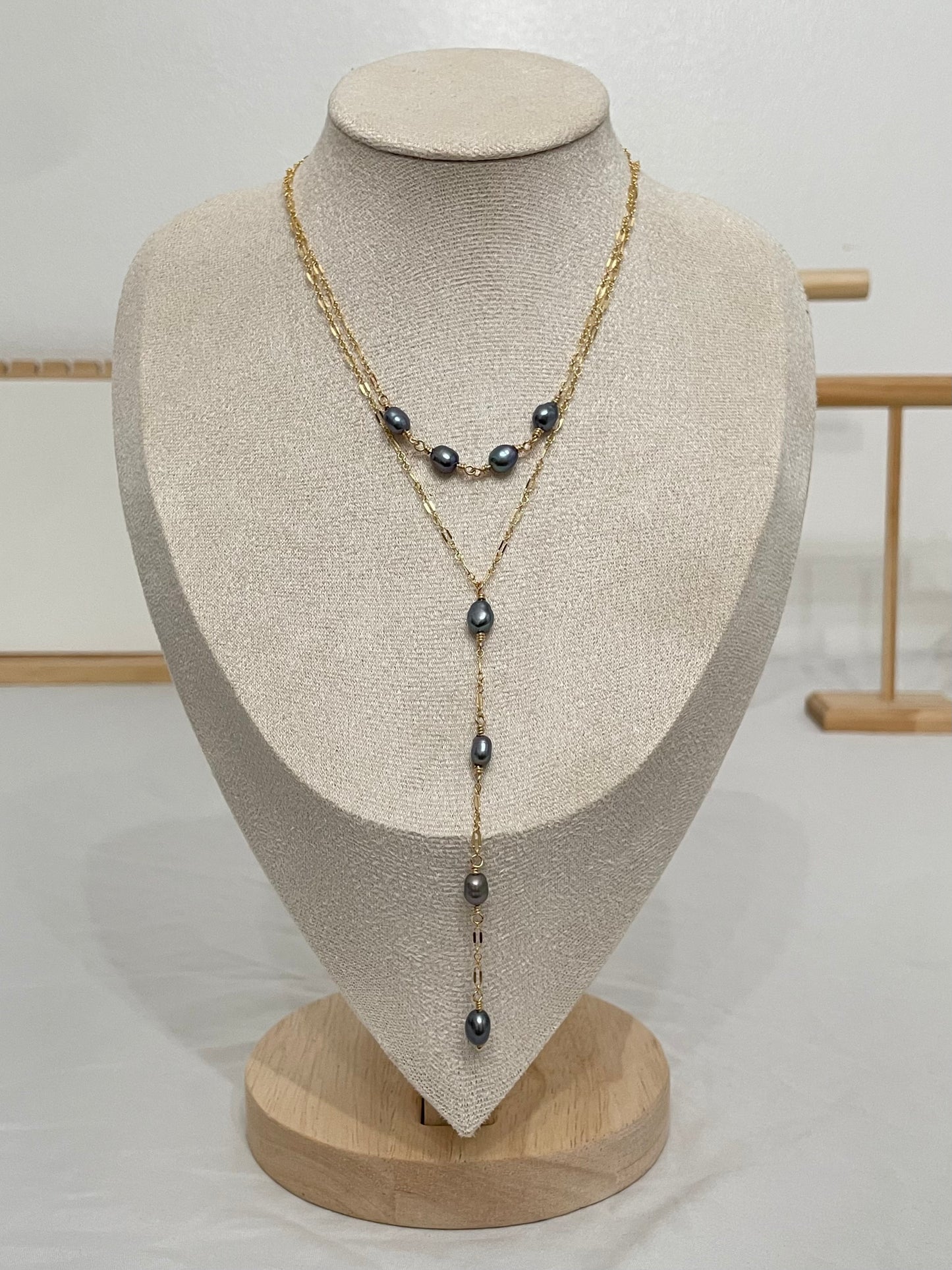 LINKED KESHI NECKLACE