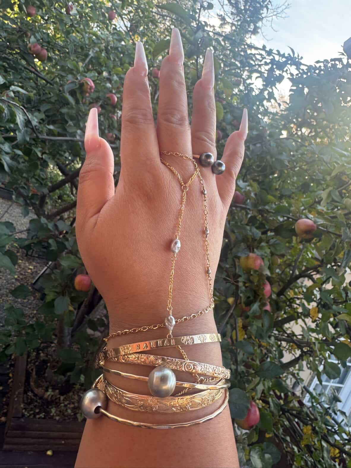 KESHI FIGARO HAND CHAIN