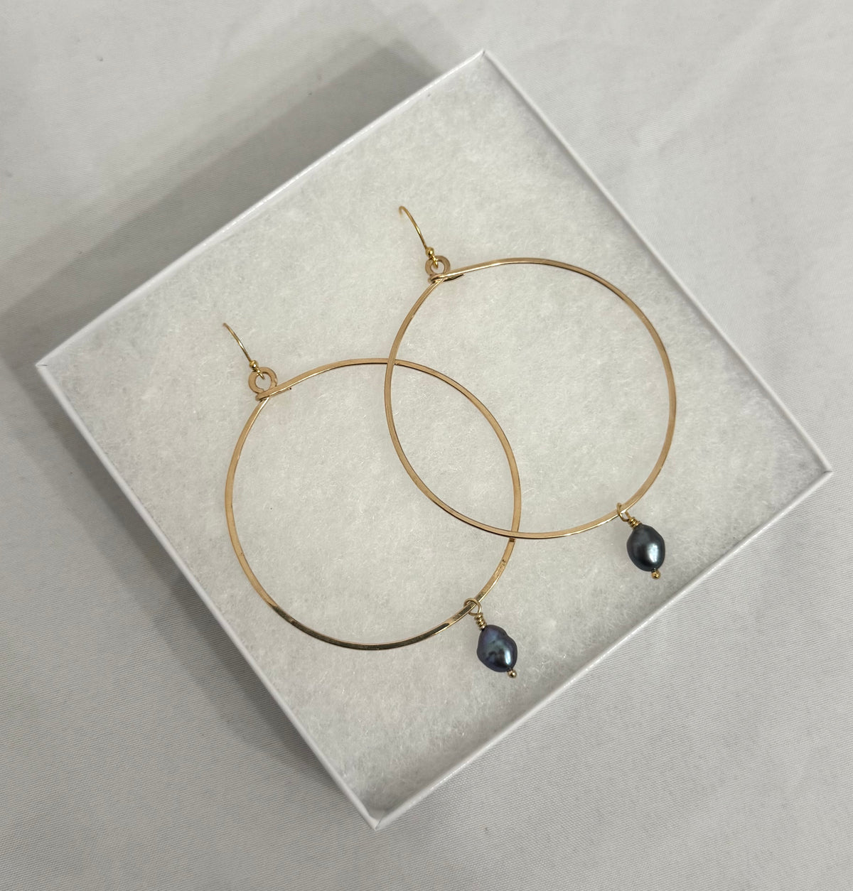 BLUE/GRAY KESHI HOOPS