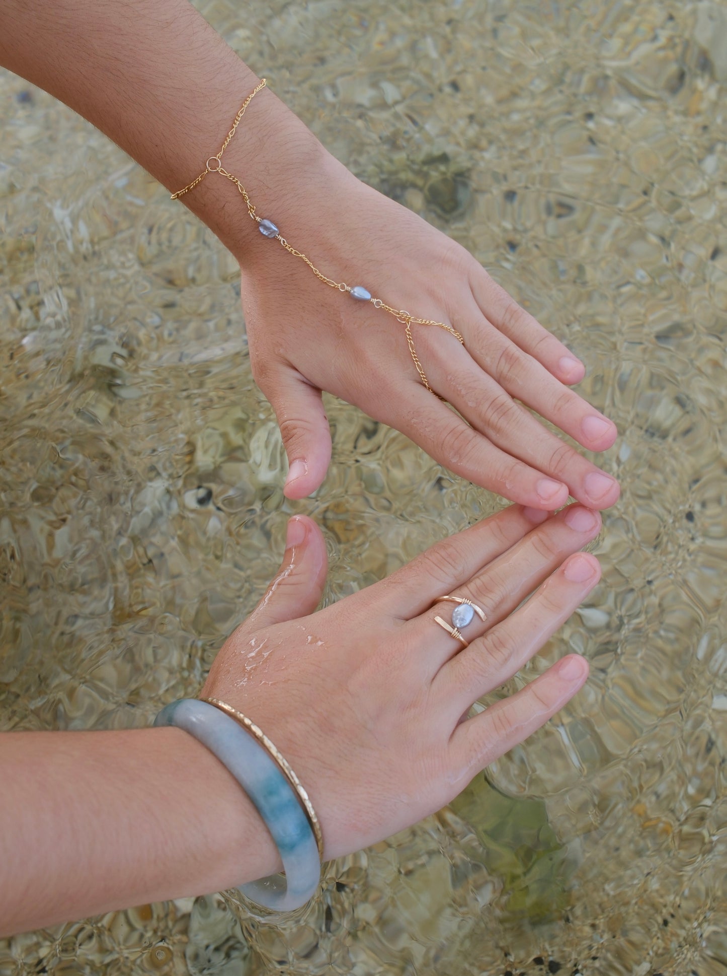 KESHI FIGARO HAND CHAIN