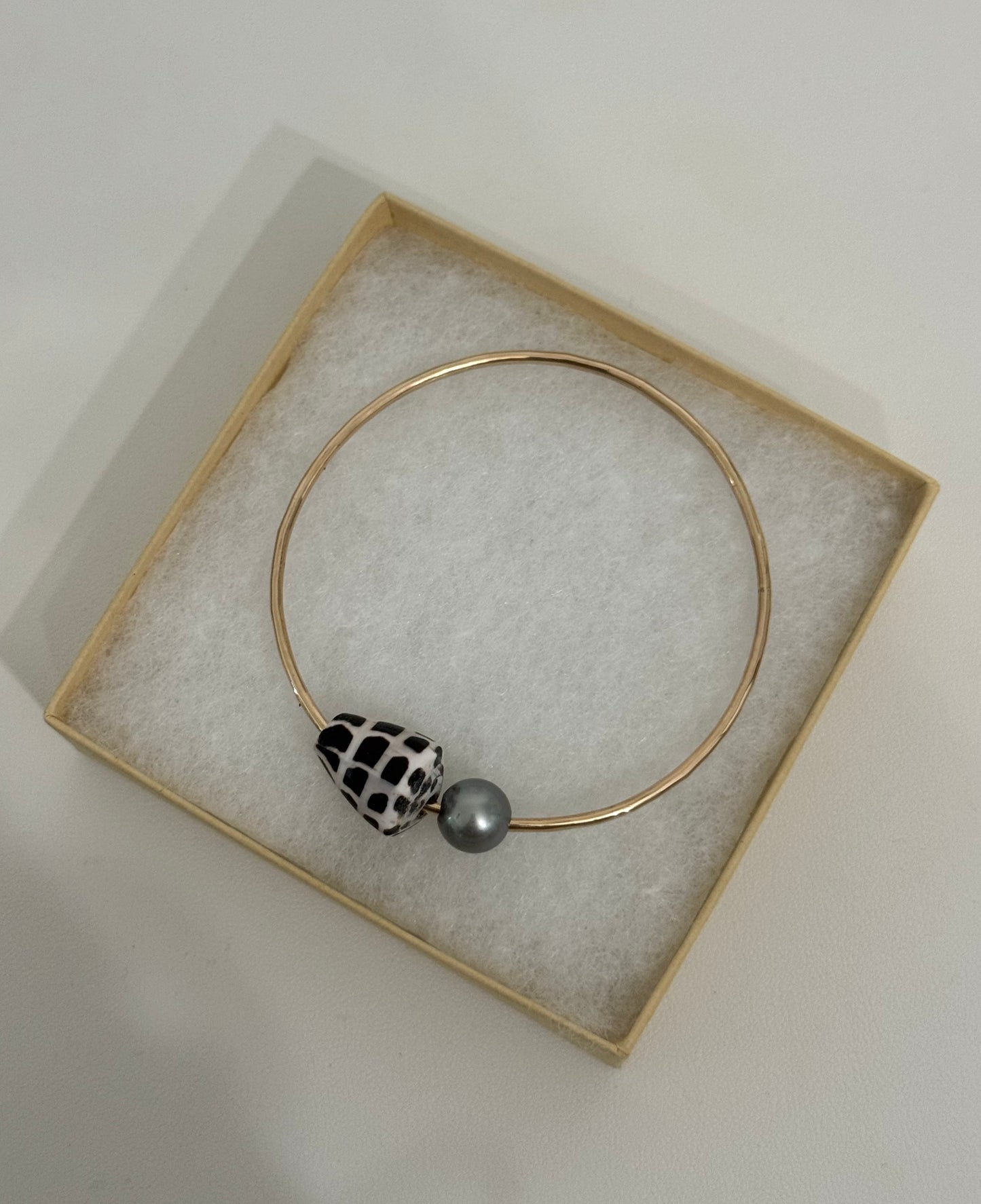 SIZE 8 - TAHITIAN/ HEBREW BANGLE