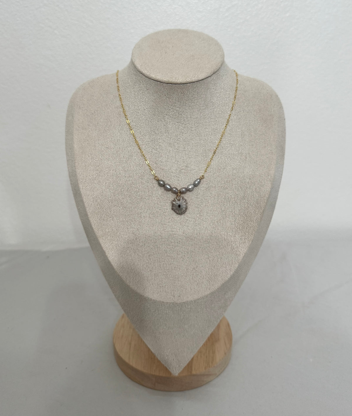 ‘OPIHI ‘AWA + KESHI BAR NECKLACE