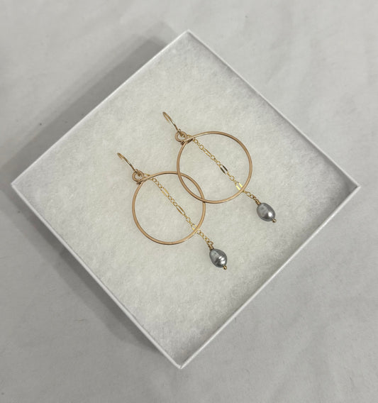 MINI KESHI ACCENT HOOPS