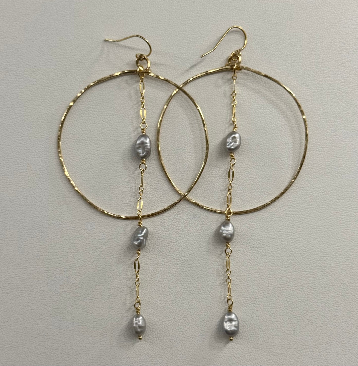 KESHI CHAIN HOOPS
