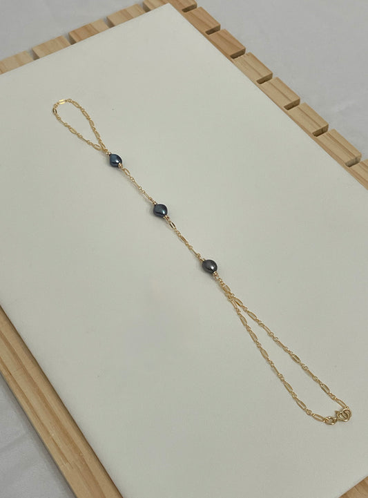 TRIPLE KESHI HAND CHAIN (BLUE/GRAY)